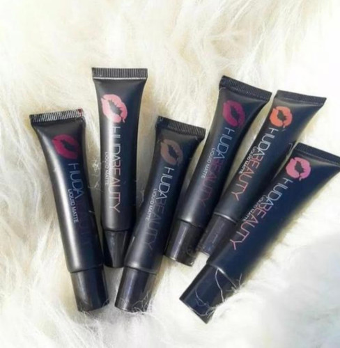 ماسک لب هدی بیوتی (Huda Beauty) مدل آبرسان و ترمیم کننده لب اصل
