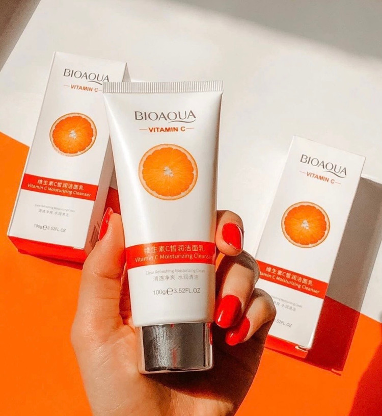 فوم پاک کننده صورت بایوآکوا مدل ویتامین سی