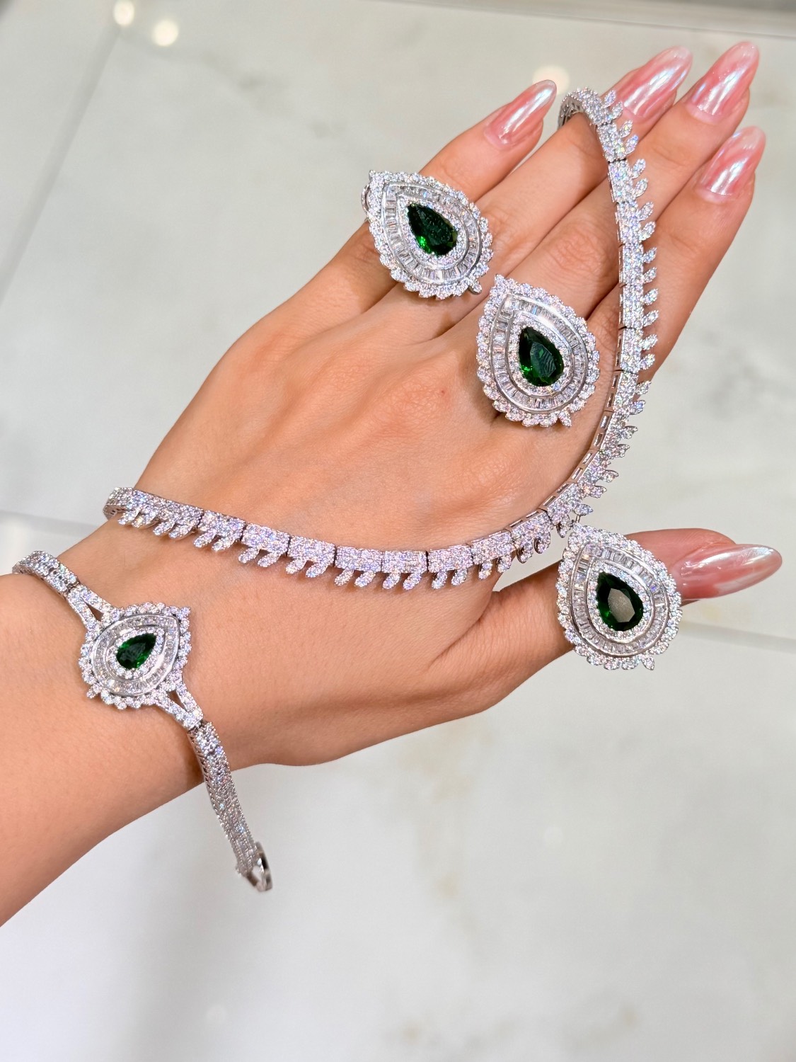 سرویس طرح جواهر زمردی نگین اتریشی